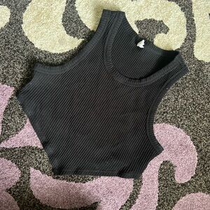 Black crop top tank
